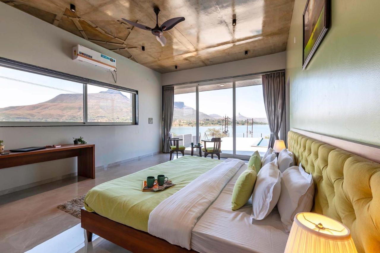 Stayvista'S Bellisimo Panorama - Lakeside Oasis With Infinity Pool, Modern Interiors, Open-To-Sky Bathtub, And Lush Green Lawn 나식 외부 사진